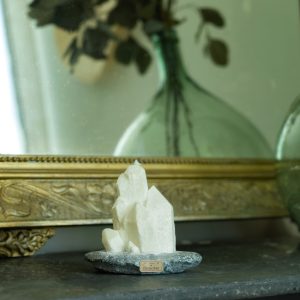 bougie quartz sur galet décoration intérieure élégante ambiance naturelle bougie artisanale française