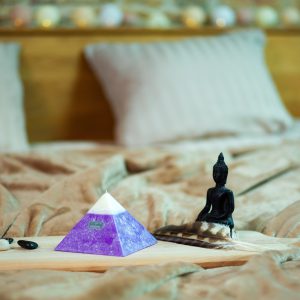 Bougies colorées pyramidales violette